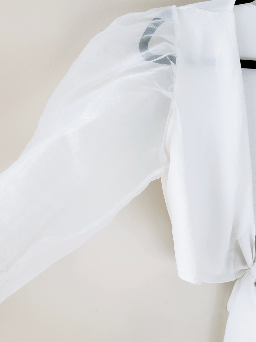 PrettyLittleThing White Sheer Puff Sleeve Tie-Front Crop Blouse - Picture 5 of 9